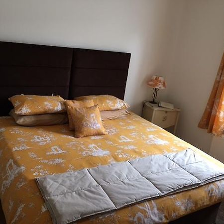 Cherry Tree Guesthouse Bradford-On-Avon Bagian luar foto
